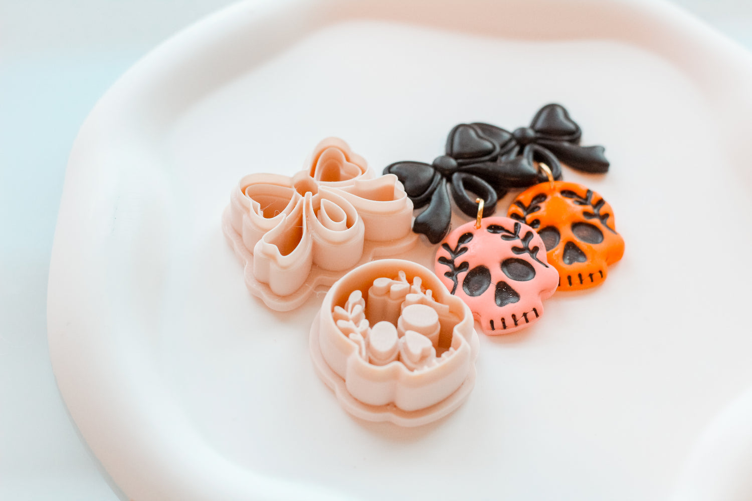 Sadie Skull &amp; Bow 2 Piece Clay Earring Cutter
