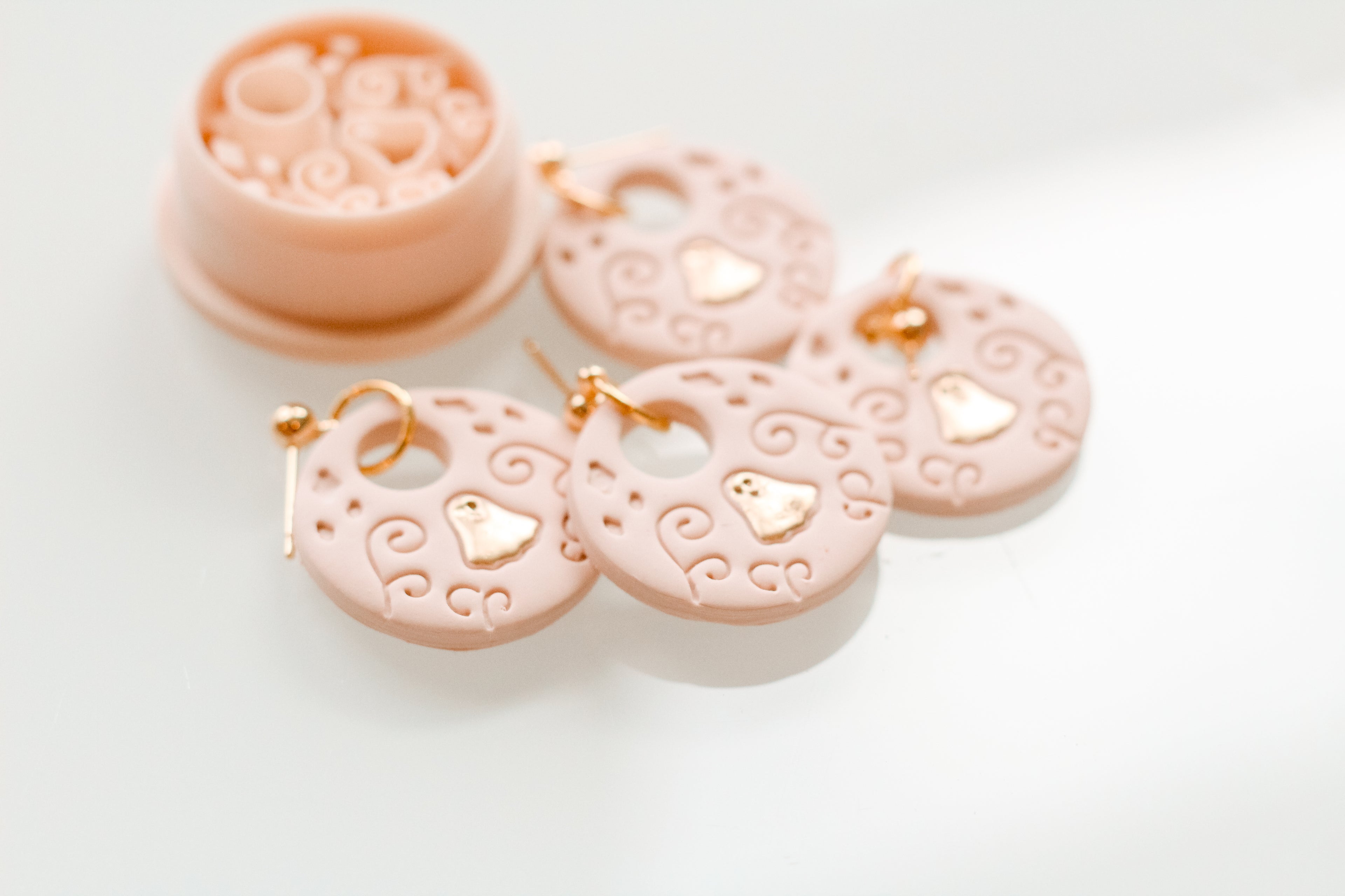 FREE With Purchase Of $10 OR MORE - MUST ADD TO CART TO RECEIVE Goldie Ghost Cutout 1.0 Inch