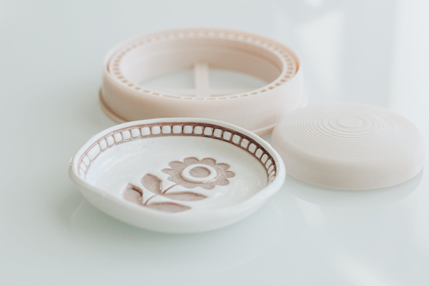 Circle Line Embossed Trinket Dish &amp; Shaper Tool (stamp sold separately)
