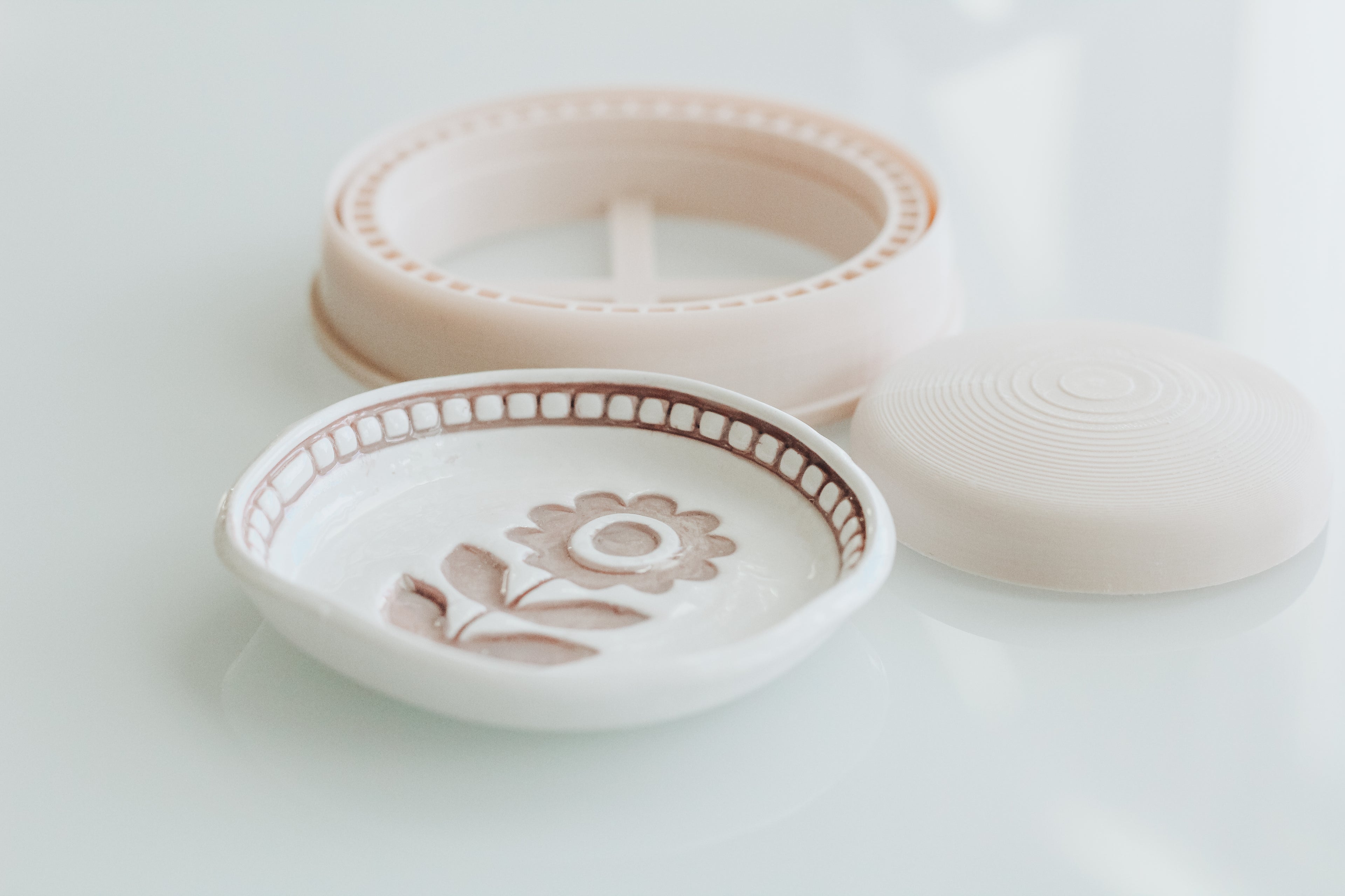 Circle Line Embossed Trinket Dish &amp; Shaper Tool (stamp sold separately)