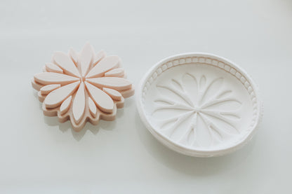 Simple Daisy Folk Art Flower Stamp For Clay