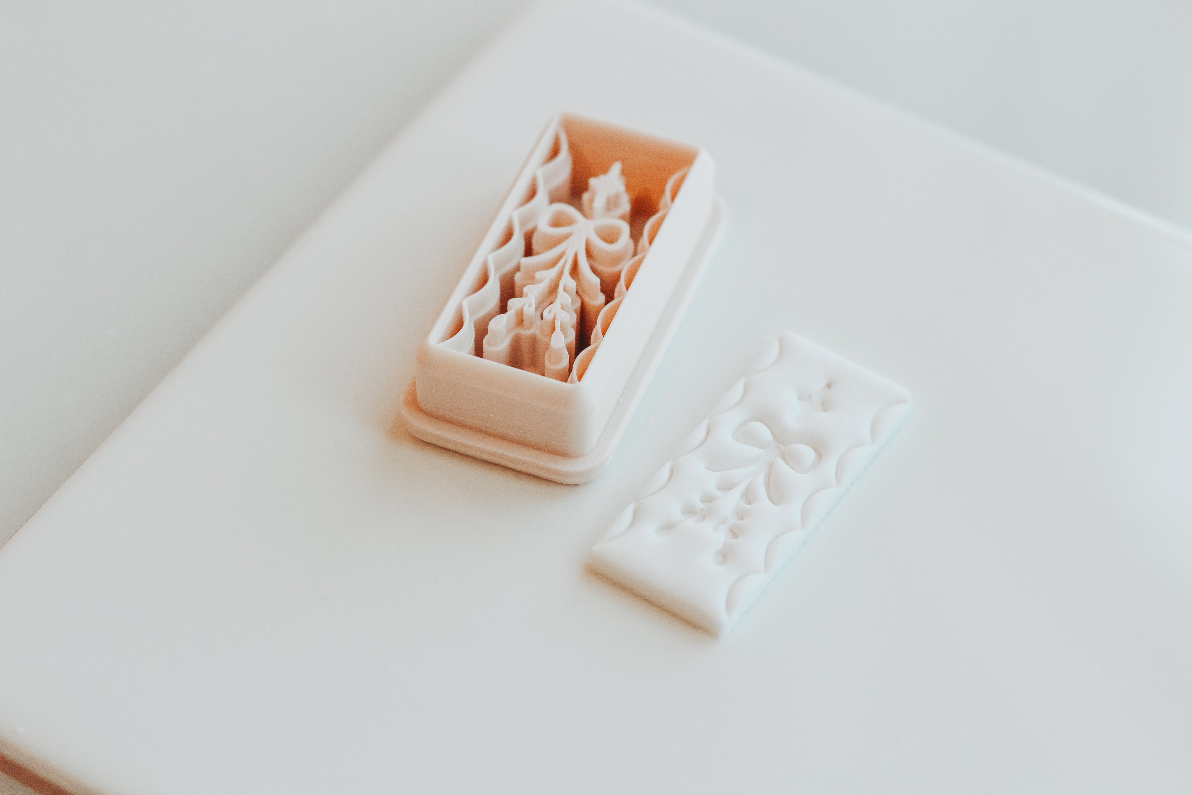 Winter Bow &amp; Stem Bar Clay Cutter