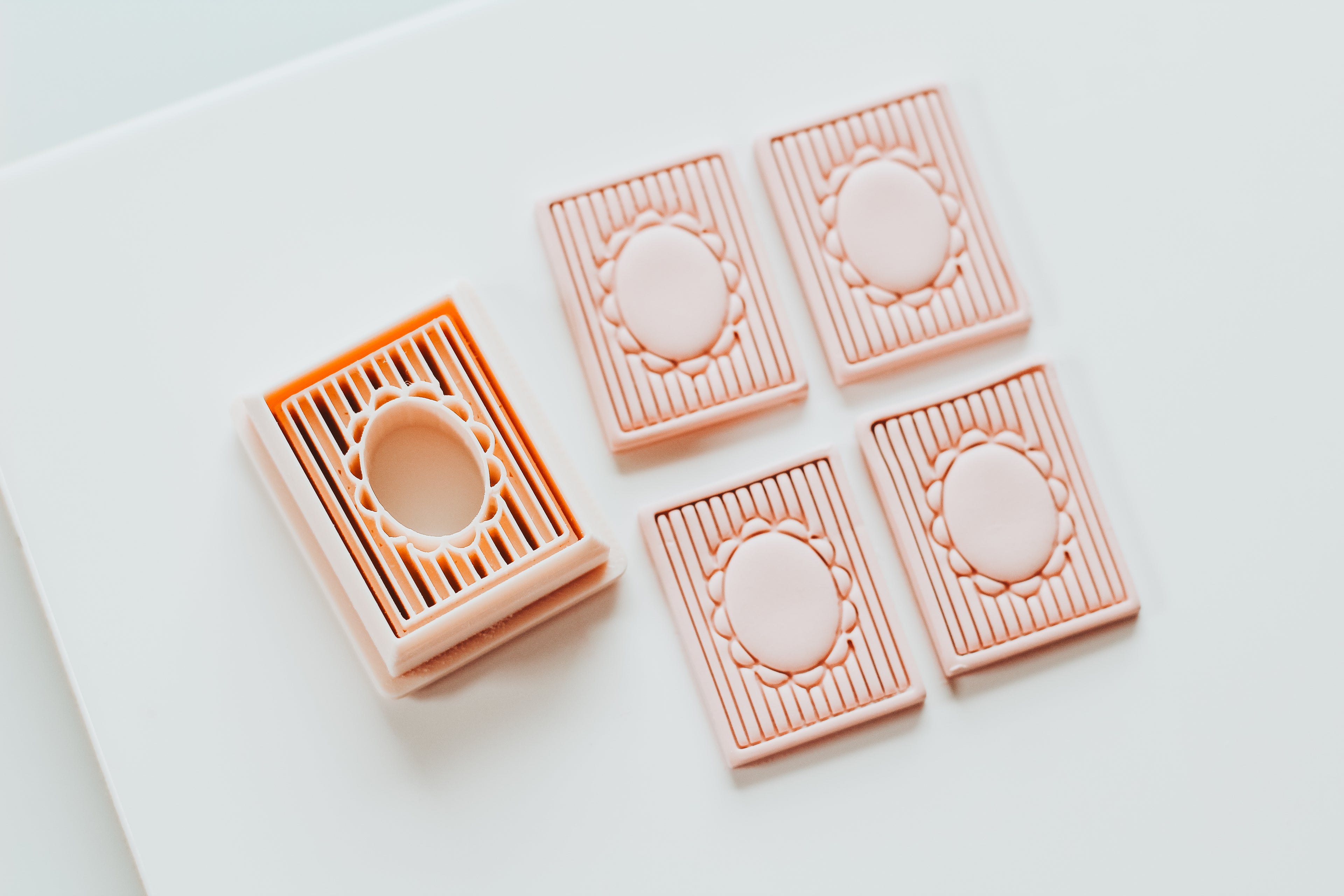 Ribbed Oval Frame Clay Cutter