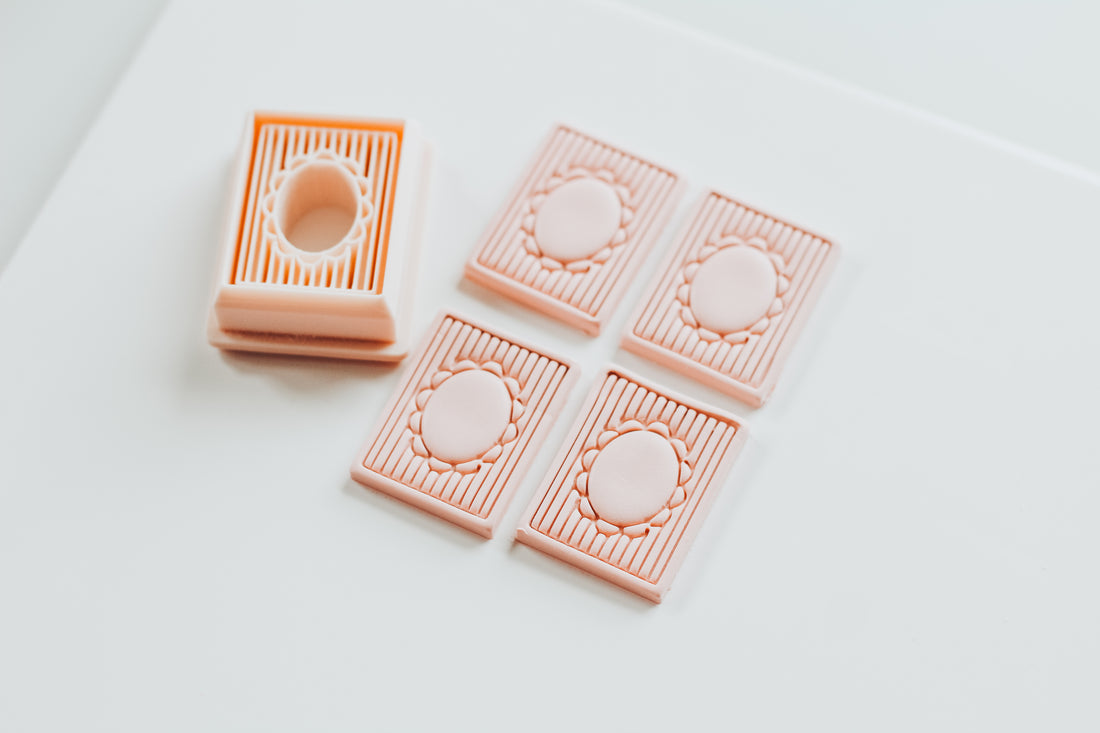 Ribbed Oval Frame Clay Cutter