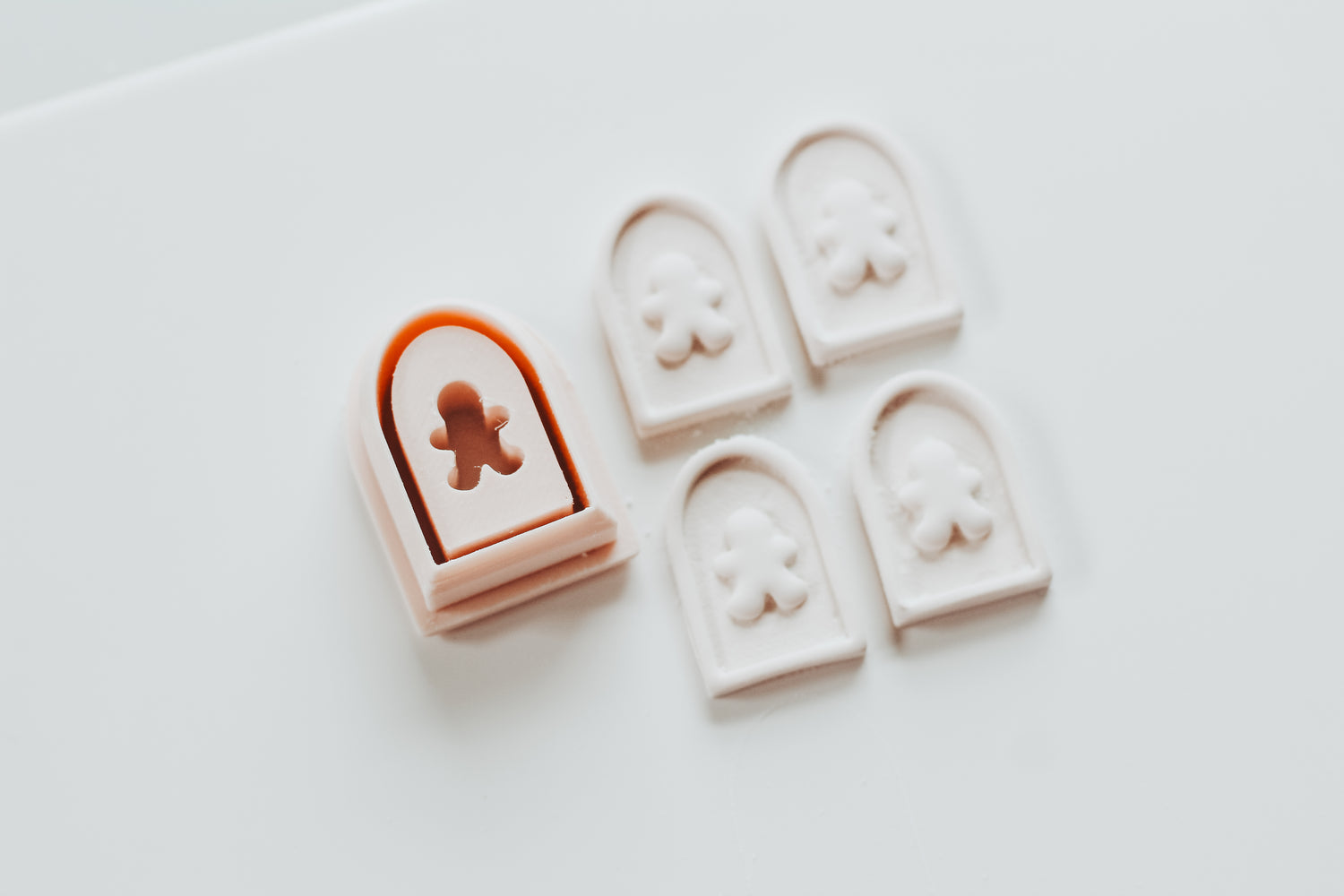 Full Press Gingerbread Man Arch Clay Cutter Set