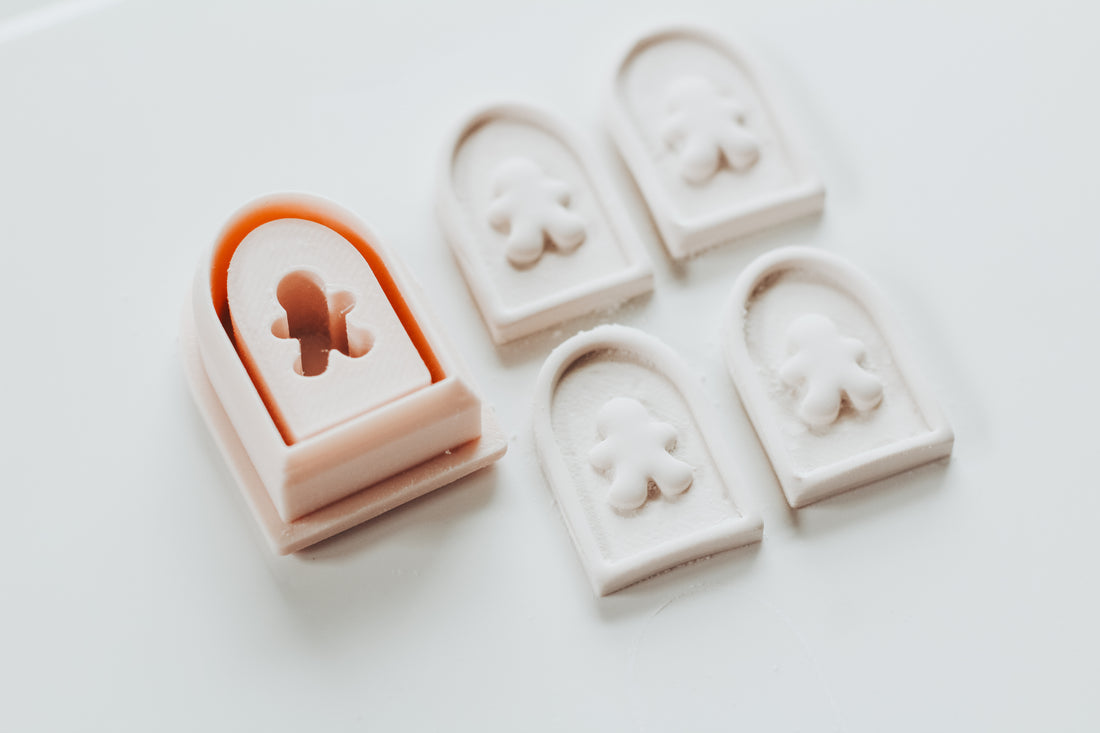 Full Press Gingerbread Man Arch Clay Cutter Set
