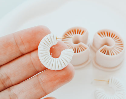 Double Ribbed Hoop / Huggie Clay Cutter Mirrored Set