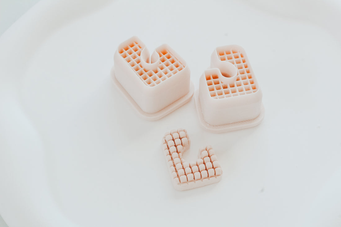 Trendy Checkered Hoop / Huggie Clay Cutter Mirrored Set