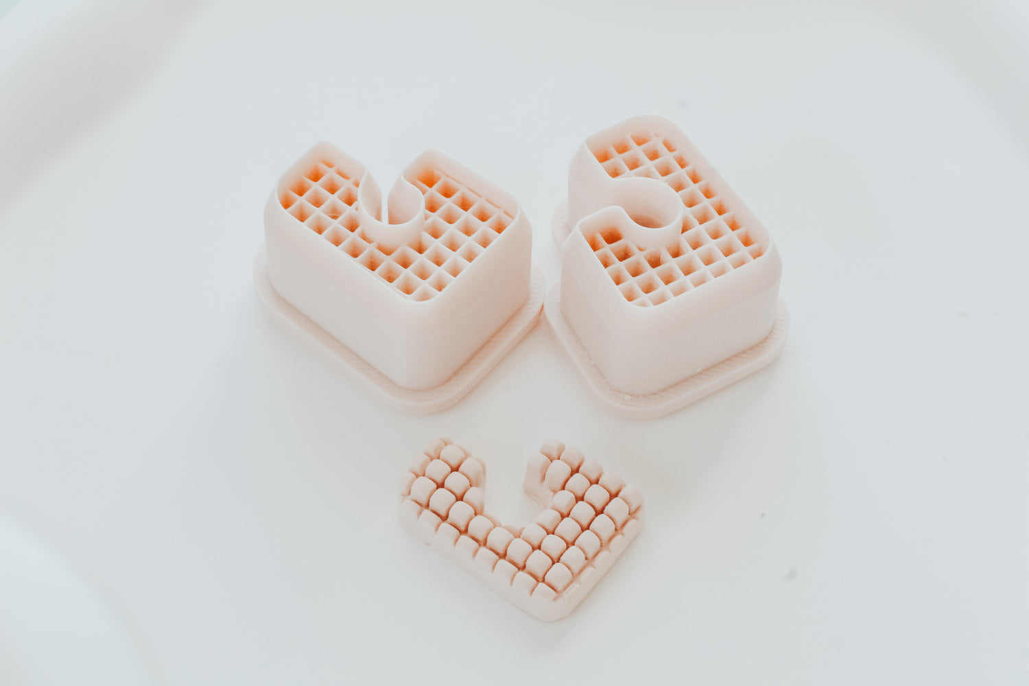 Trendy Checkered Hoop / Huggie Clay Cutter Mirrored Set