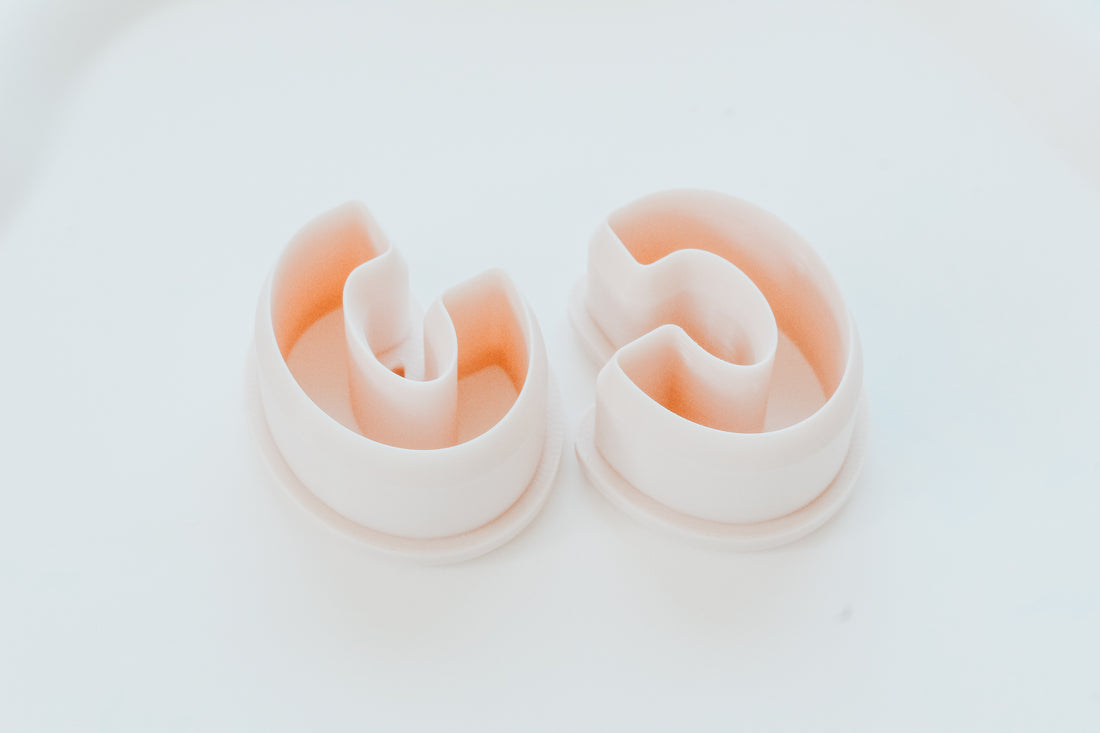 Basic Oval Hoop / Huggie Clay Cutter Mirrored Set