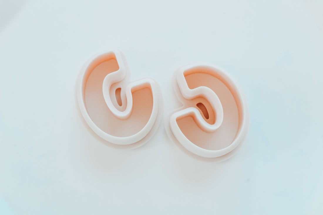 Basic Oval Hoop / Huggie Clay Cutter Mirrored Set