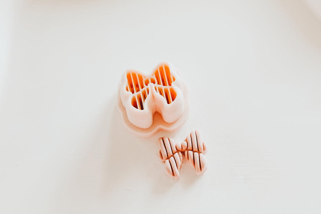 Tiny Ribbed Bow Clay Cutter
