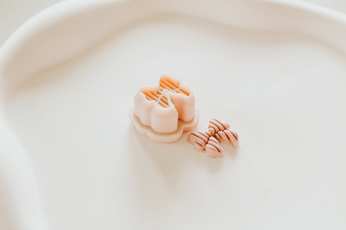 Tiny Ribbed Bow Clay Cutter