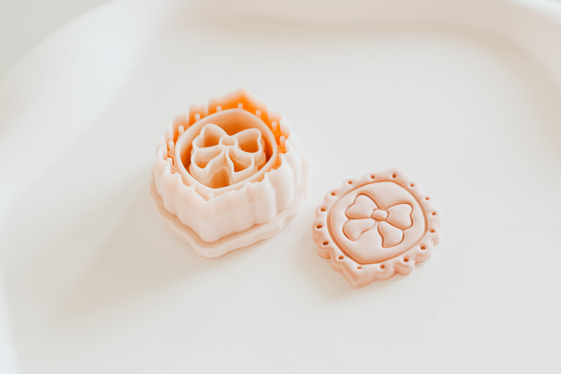 Scallop Framed Bow Clay Cutter