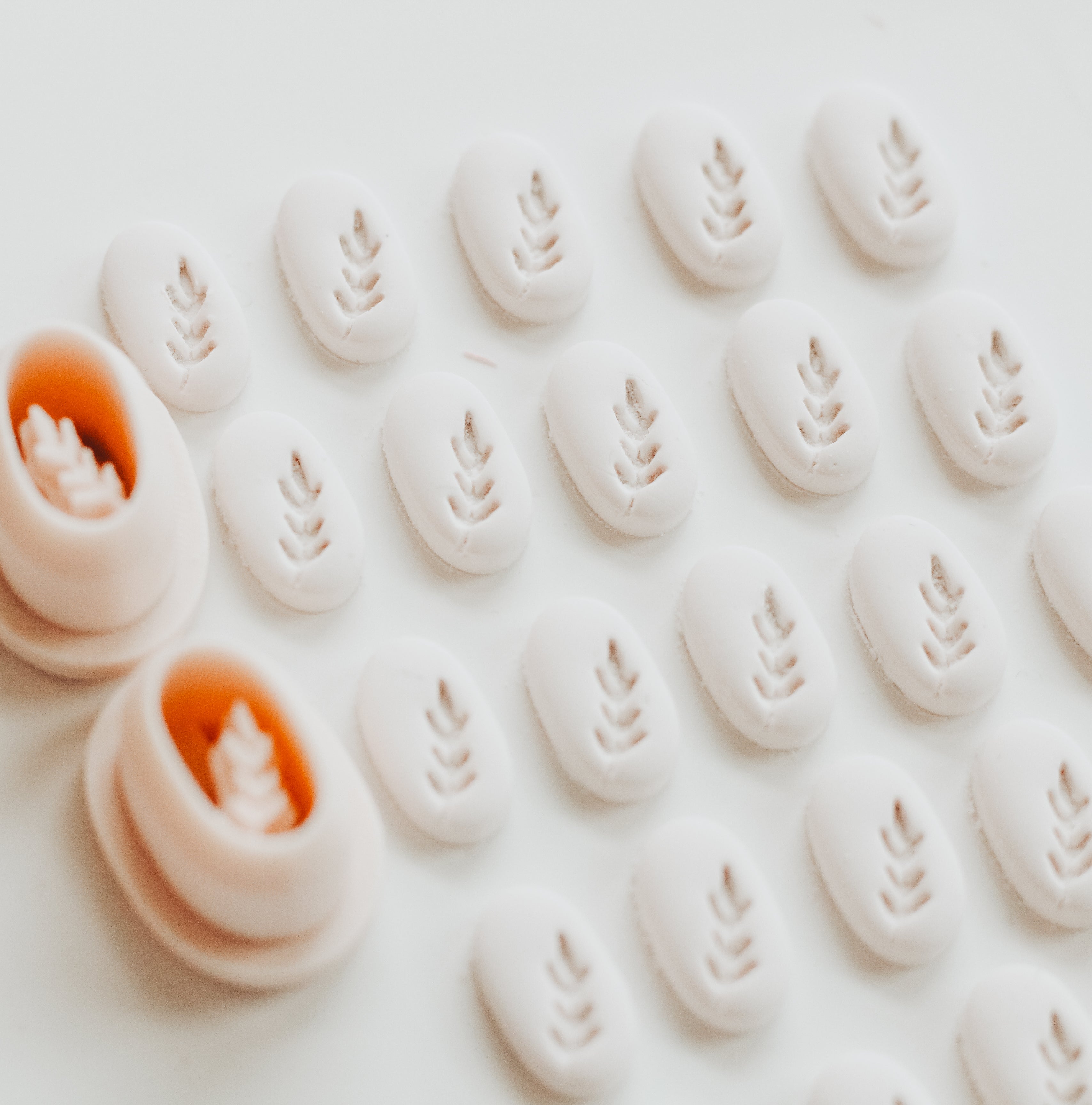 Stem Charm Extra Dainty Precision Clay Cutter Mirror Set