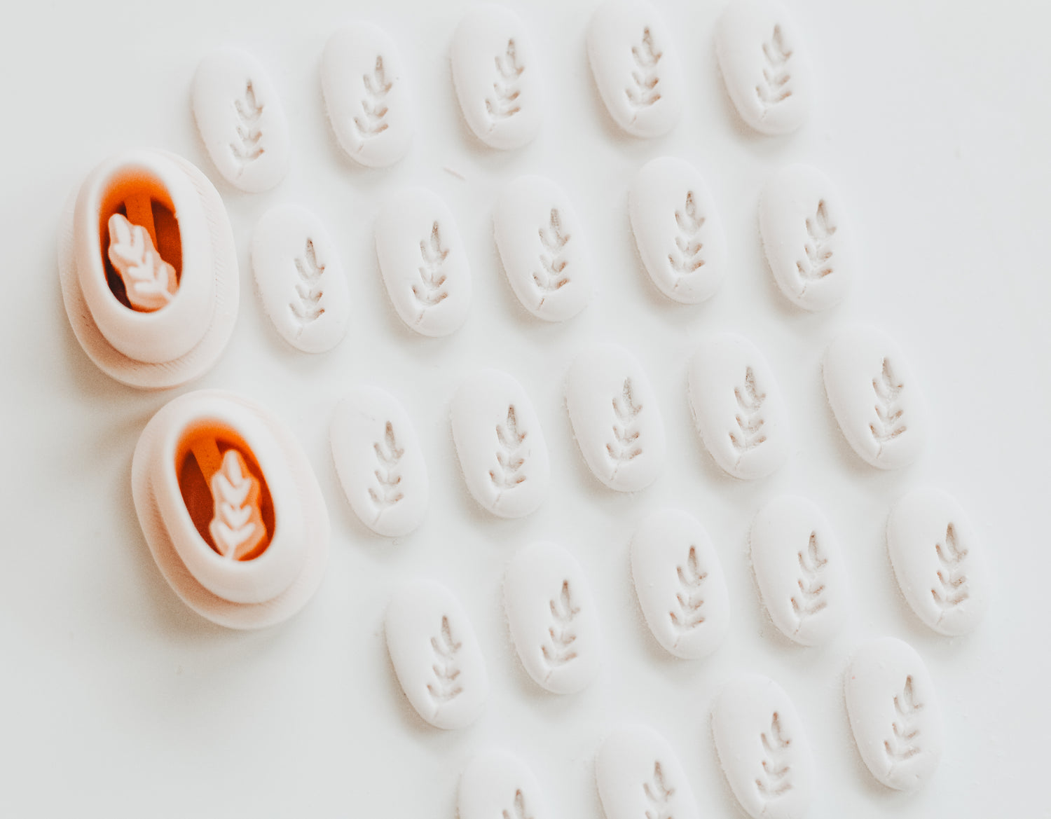 Stem Charm Extra Dainty Precision Clay Cutter Mirror Set