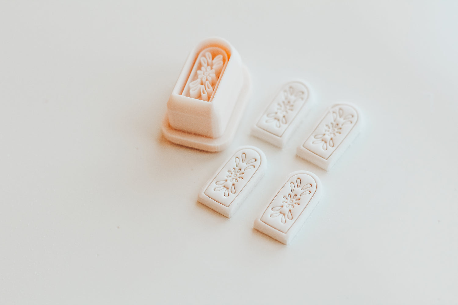 Willow Charm Extra Dainty Precision Clay Cutter Mirror Set