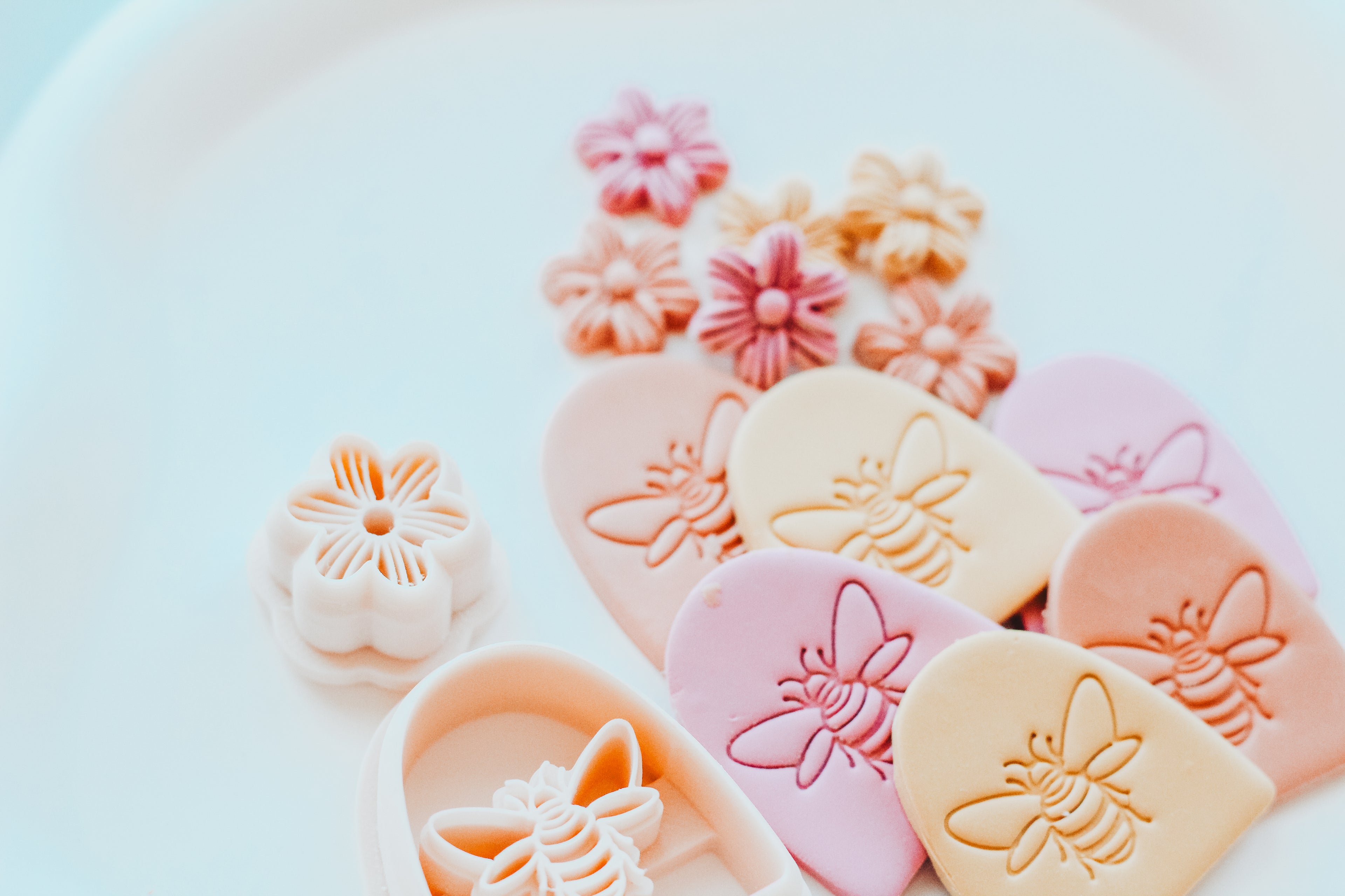 Honey Bee Arch Frame Clay Cutter