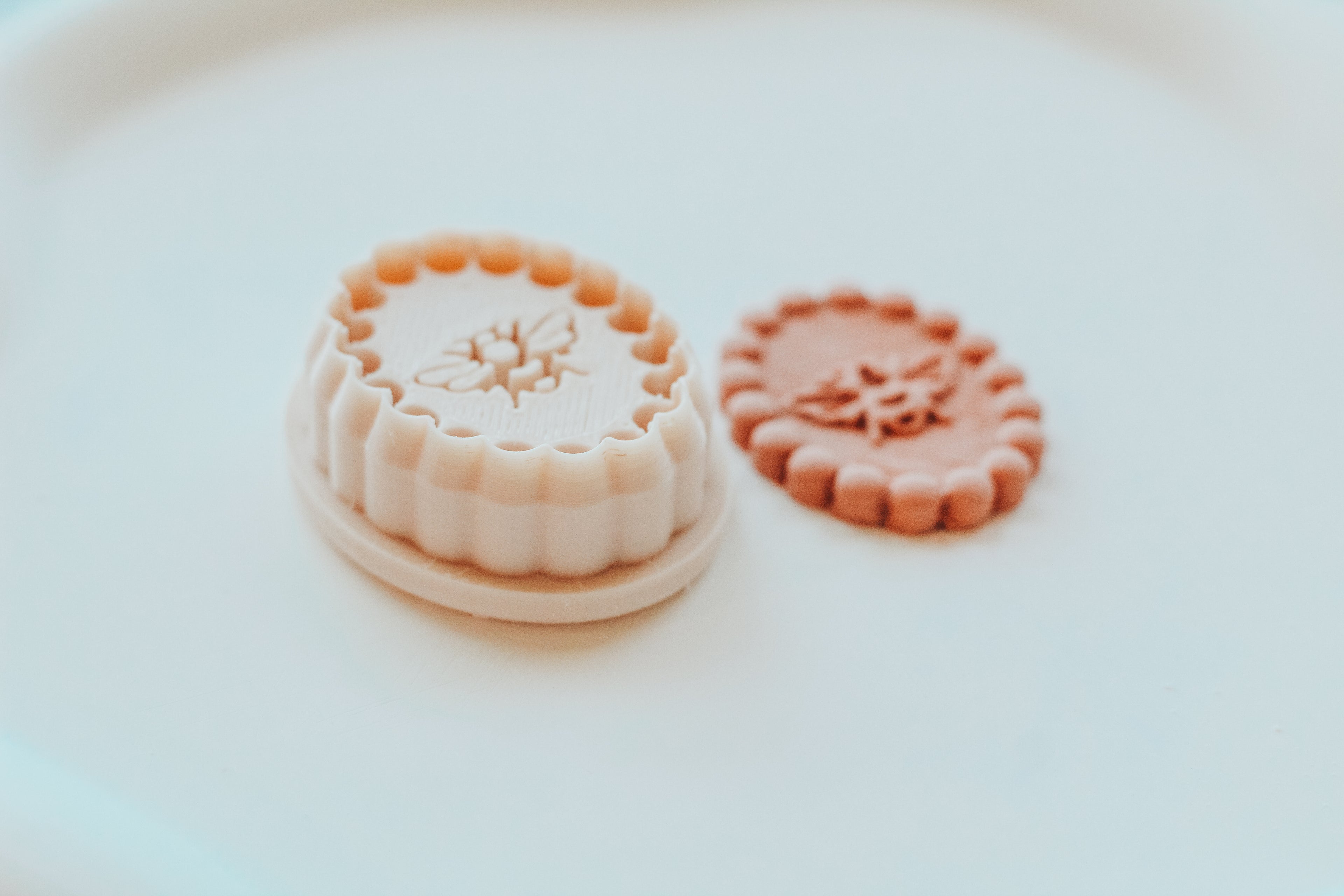 Bubble Honey Bee Frame Clay Cutter