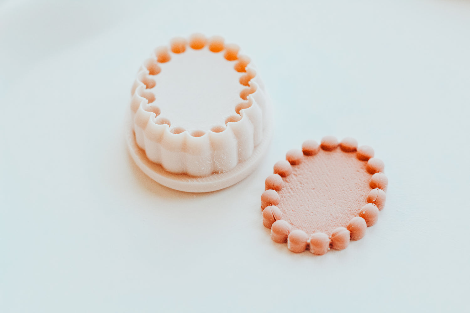 Bubble Oval Frame Clay Cutter