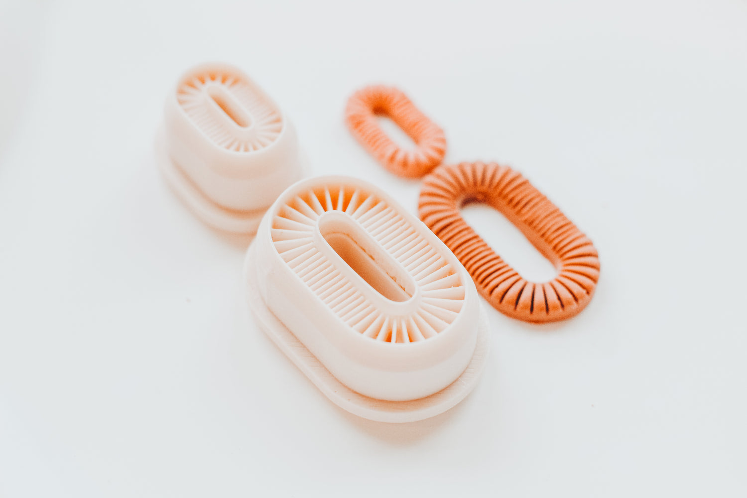 Lush &amp; Wild Ribbed Links - Two Piece Clay Earring Cutter