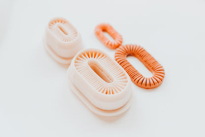 Lush &amp; Wild Ribbed Links - Two Piece Clay Earring Cutter