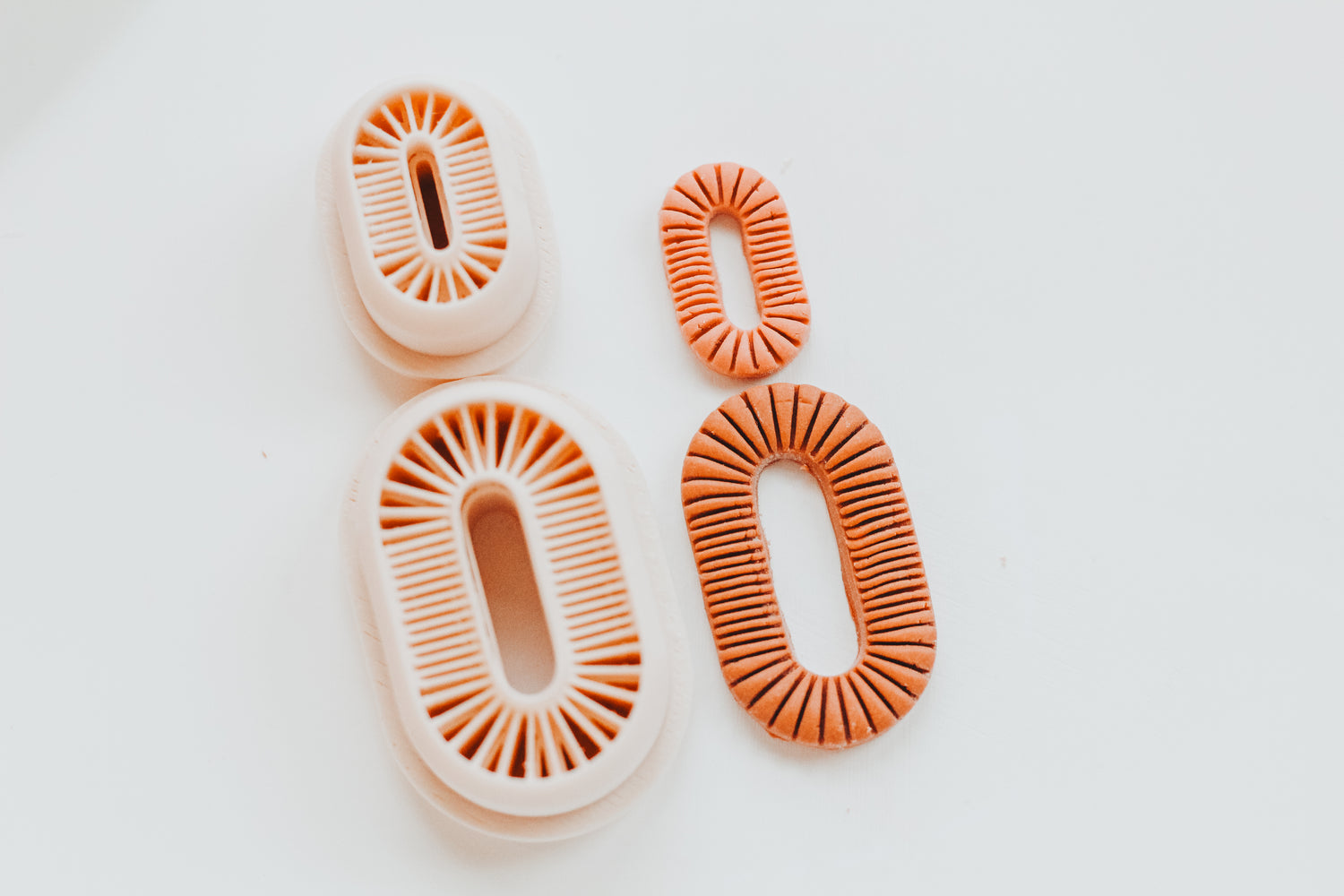 Lush &amp; Wild Ribbed Links - Two Piece Clay Earring Cutter