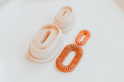 Lush &amp; Wild Ribbed Links - Two Piece Clay Earring Cutter