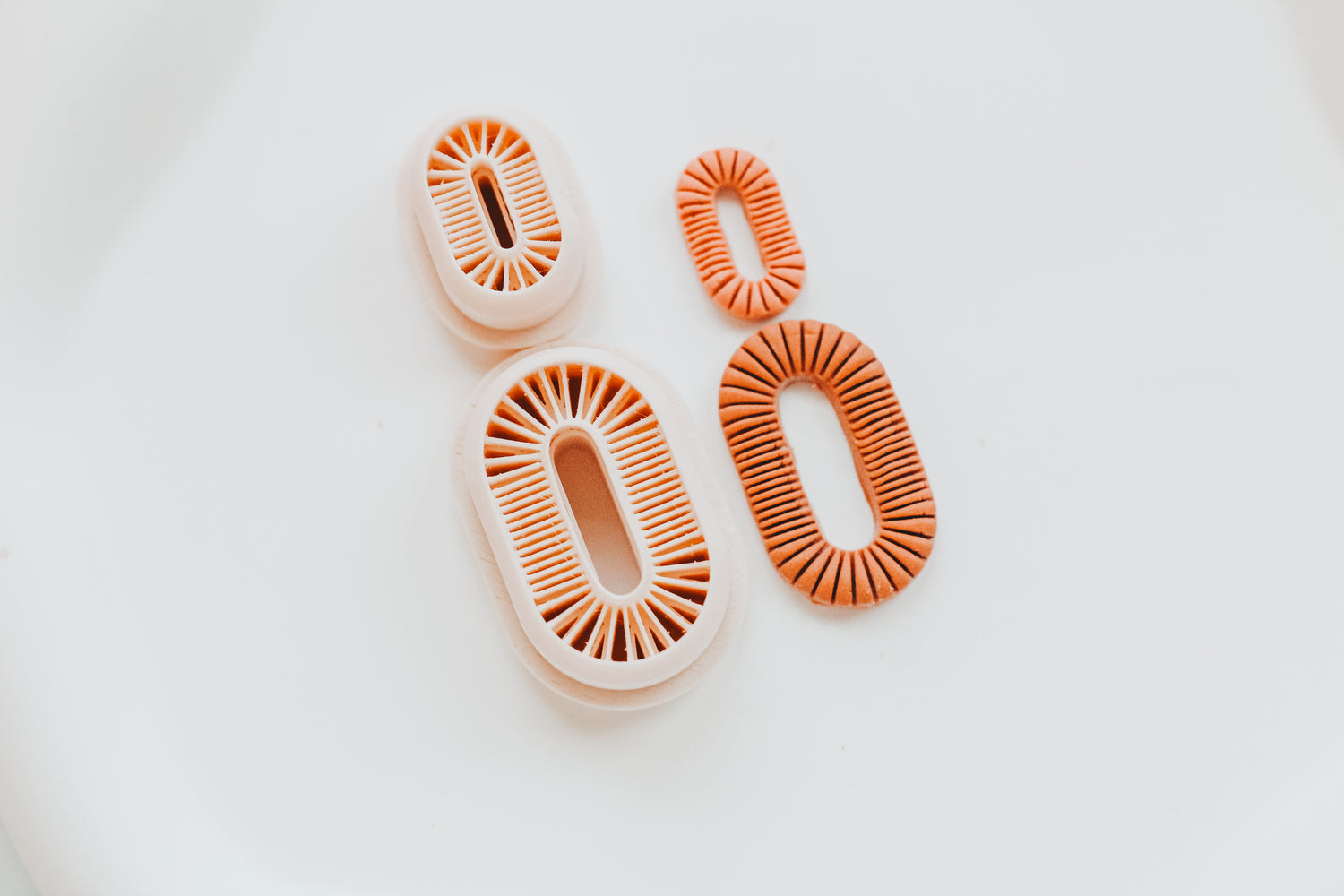 Lush &amp; Wild Ribbed Links - Two Piece Clay Earring Cutter