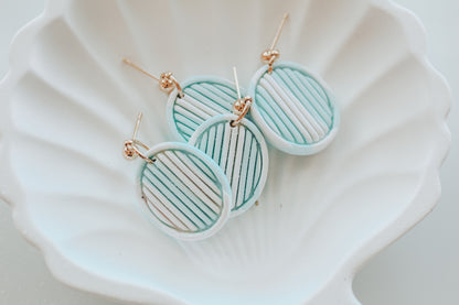Framed Oval Ribbed Clay Cutter
