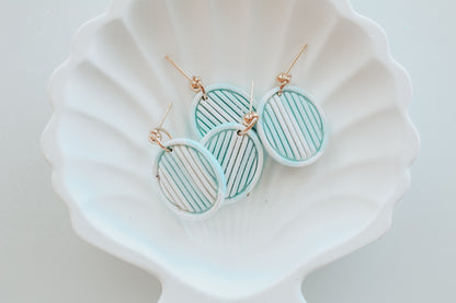 Framed Oval Ribbed Clay Cutter