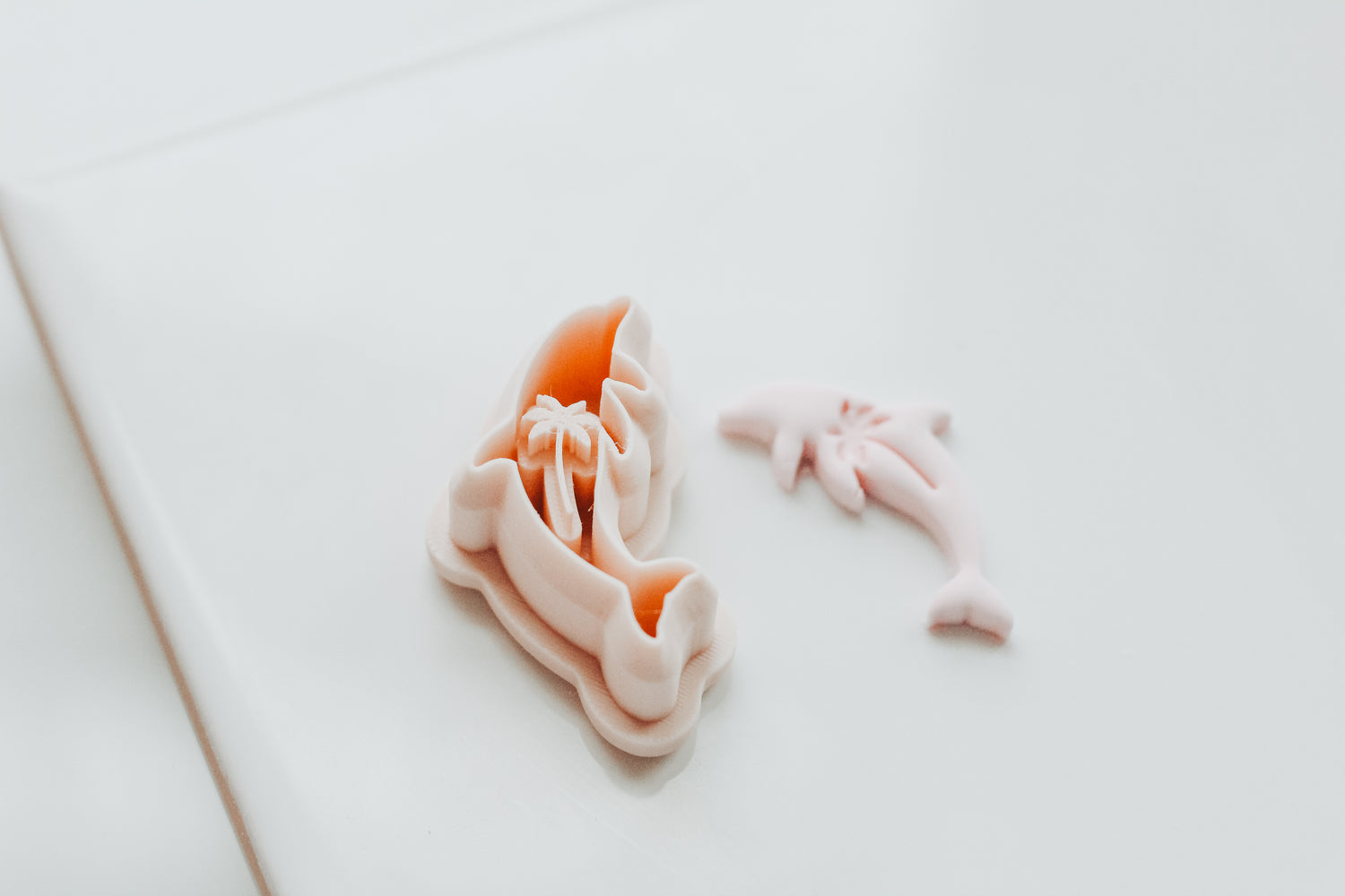 Dolphin Palm Clay Cutter